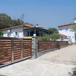 Nyaraló Isabella Toróni