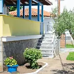 Nyaraló Isabella