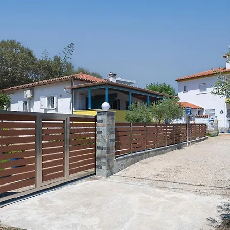 Nyaraló Isabella Toróni