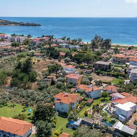 Nyaraló Isabella Toróni